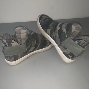 Soda Camo Wedge Sneaker - size 8